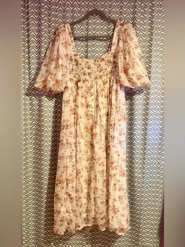 Worth | Harlow Maxi Dress in Neutral Floral, Small - Image 7