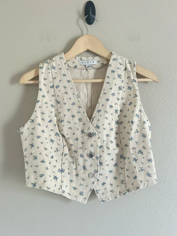 Floral Print Button Front Blouse Ruffle Flutter Sleeve small Multiple - Image 4