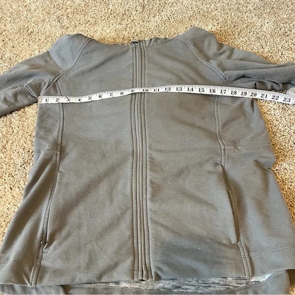 Women's Gray Lululemon Hooded Jacket - Image 5