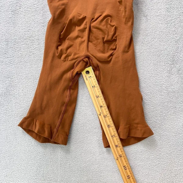 Skims Sculpting High Waist Mid Thigh Shorts‎ Cinnamon Brown Shapewear Size M/L - Image 7