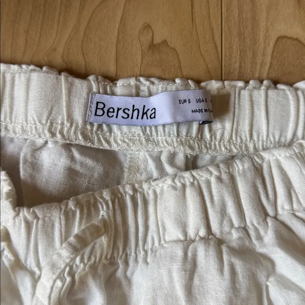 Bershka Women's White pants - Image 2