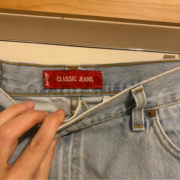 Levi’s Vintage Denim Shorts size 32 - Image 4