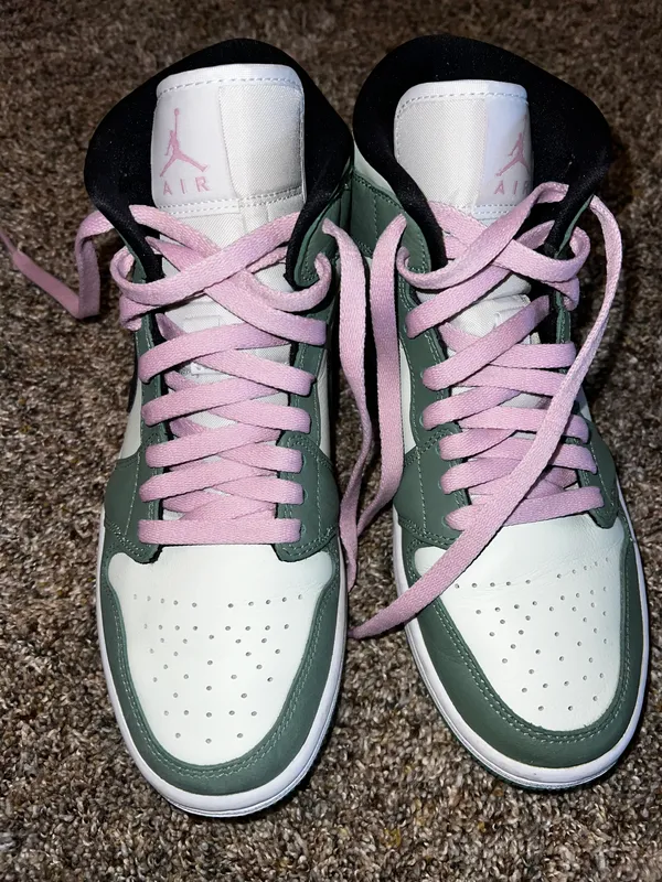 Nike Air Jordan 1 Mid - Image 2