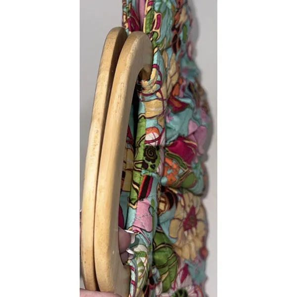 Vtg 2000s Vera Bradley Silk Quilted Floral Handbag Wooden Handles Pink Lining - Image 10
