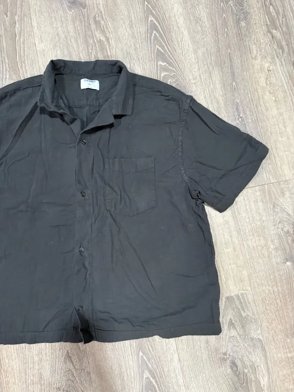 Old navy cropped button up shirt  - Image 2