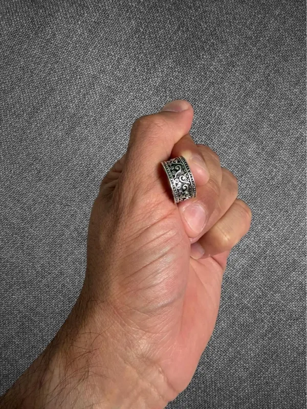 Vintage Silver Ornate Pattern Ring Size 5.5 - Image 4
