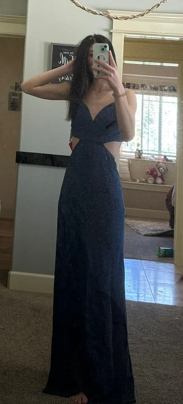 Dillard's Navy Blue Prom Dress - Image 2
