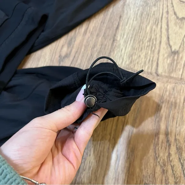 Lululemon Dance Studio Crop II Unlined Black Size 4 - Image 4