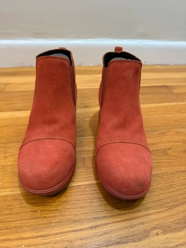 Sorel Evie Pull On Suede Wedge Heel Booties Lug Warp Red Sz 8 - Image 2