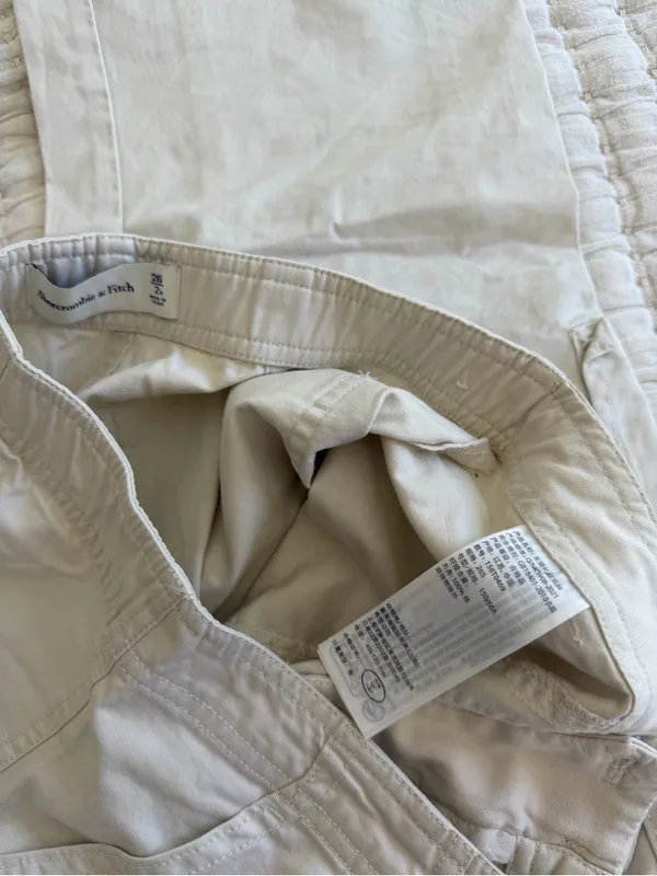 Abercrombie and Fitch Cargo pants - Image 7