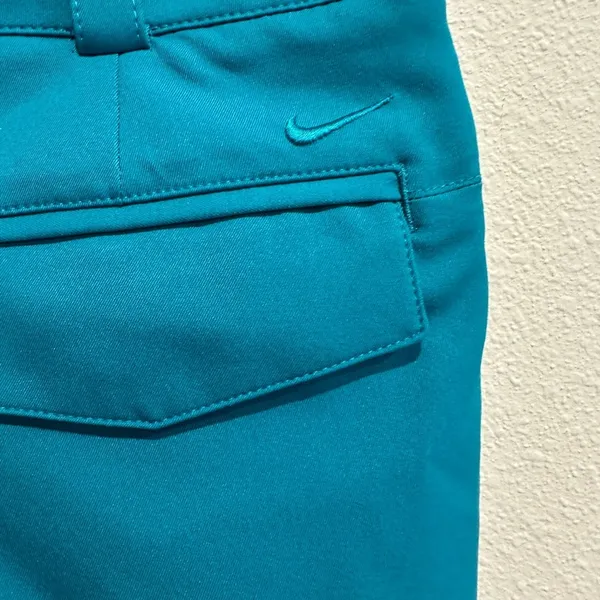 NWOT Nike golf shorts size 2..teal in color - Image 3