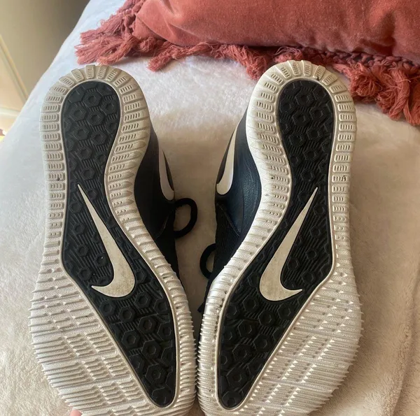 Nike Volleyball Shoes - Image 2