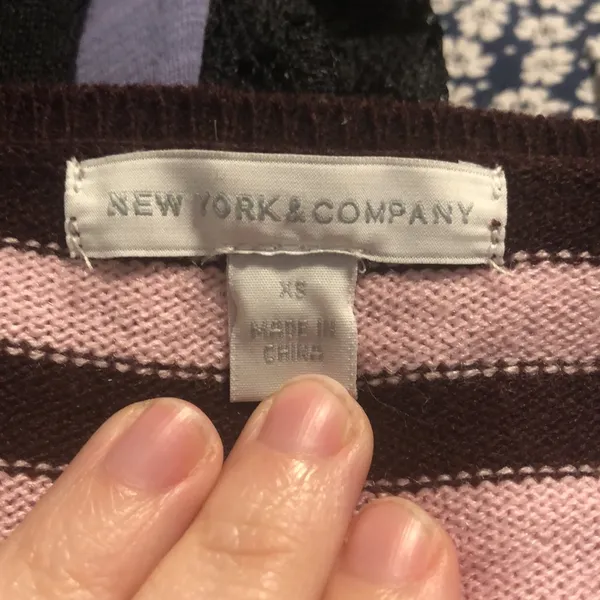 🔹4 for $30 NY&CO Lightweight Sweater Pink Size XS - Image 6