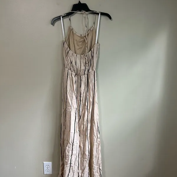 Honey punch‎ medium maxi dress - Image 5