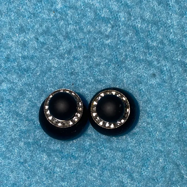 DOUBLE - Image 5