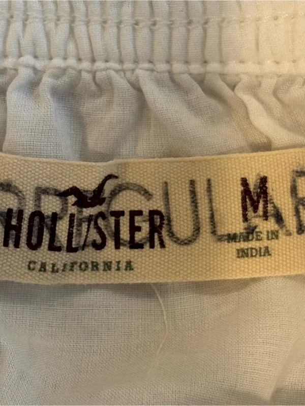 Hollister White Cotton Smocked Tiered Mini Skirt Size Medium - Image 2