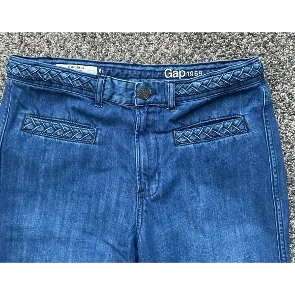 Y2K Gap women's original flare Med Dark Wash Jeans With Braided Design. SZ 6‎ - Image 4