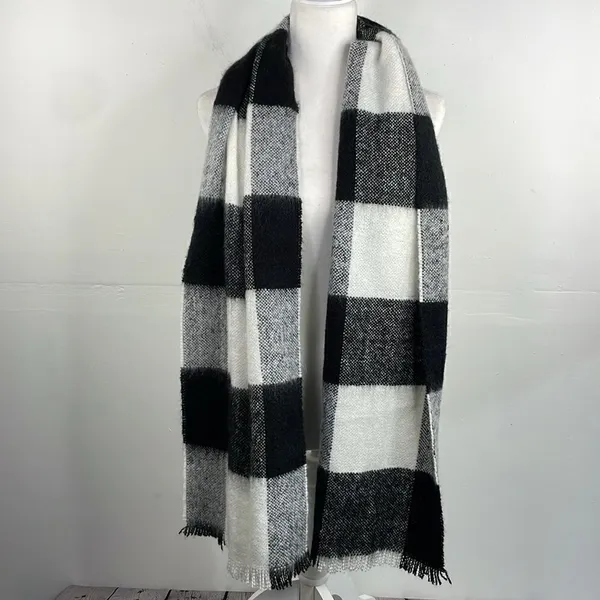 SCARF Chunky Warm Cozy large block plaid rectangular scarf black and white - Image 5