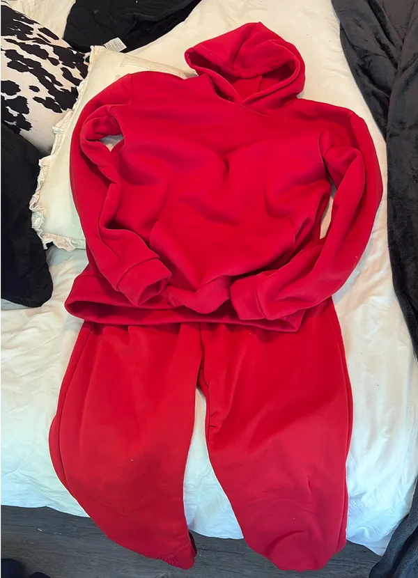 Red sweat set Size L - Image 3