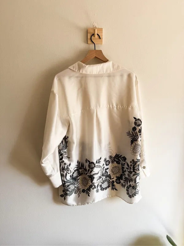 Zara White Satin Effect Printed Flowing Collared Shirt Size XS - Image 6