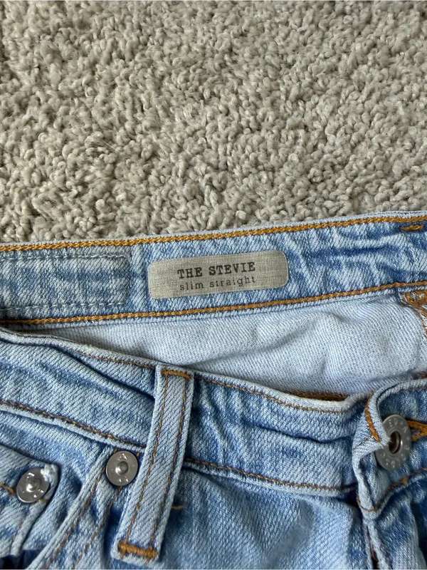 AG Adriano Goldschmied The Stevie Light Wash Slim Straight Size 28 - Image 3
