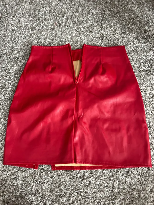 Windsor Red Leather Skirt - Image 2