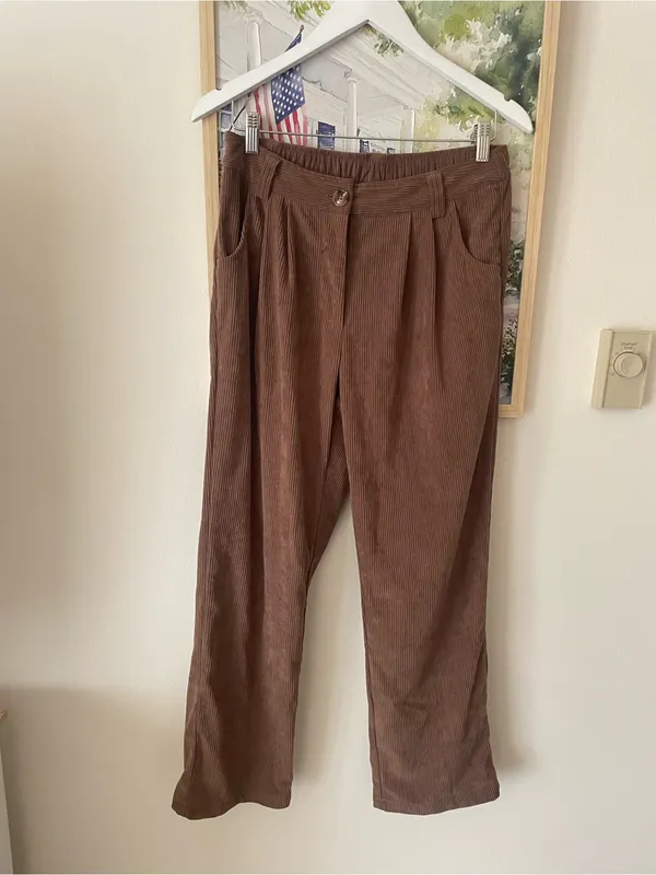 Halara Baggy Corduroy Pocket Pants in Size Medium - Image 2
