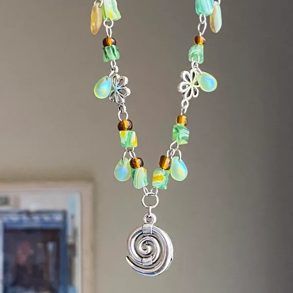 Handmade quality glass beads & flower swirl fairy boho cottage whimsical necklace💐🍃 - Image 3