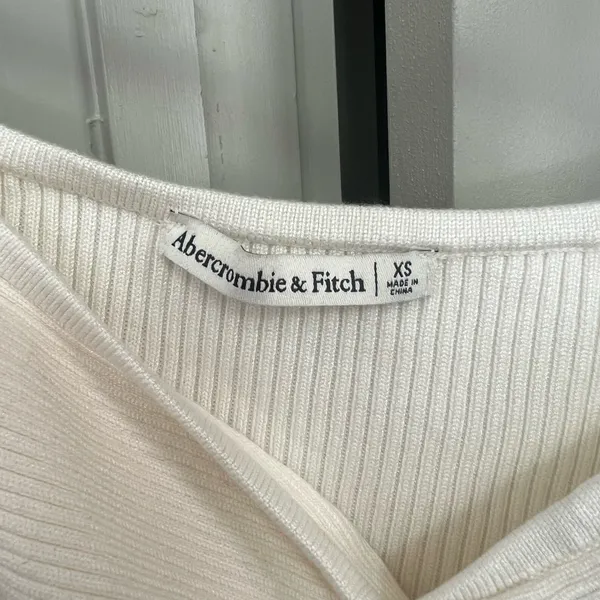 Abercrombie & Fitch Strapless Twist Sweater Tube Top - Image 5