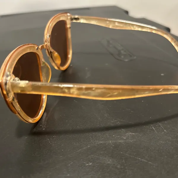 Stylish Gold Cat - Image 2