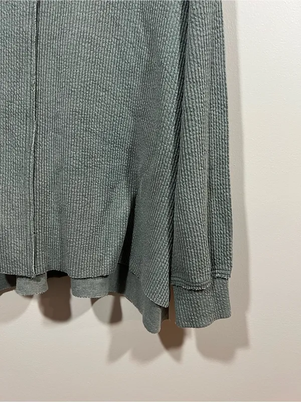 Aerie Sage Green Ribbed Long Sleeve V-Neck Sweater Top Size Medium - Image 2