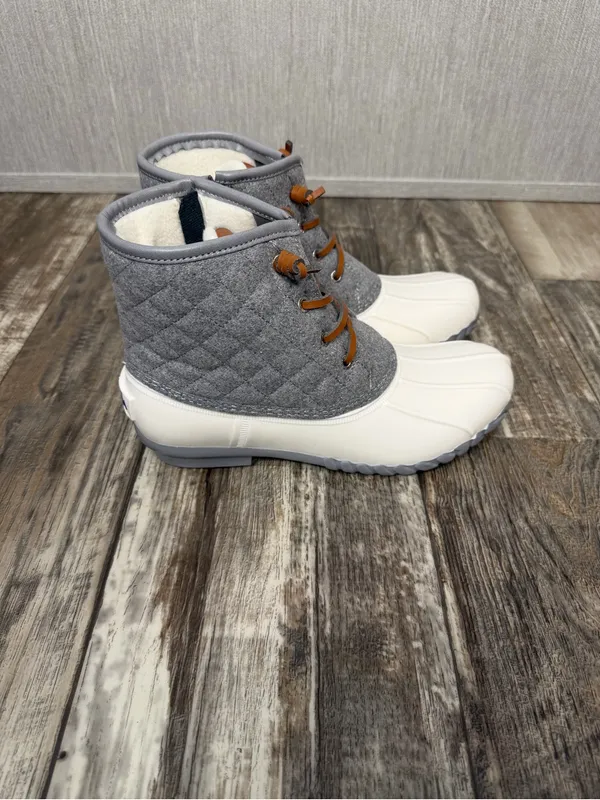 Women’s Gray and White Winter Duck Boots Size 8 - Image 2