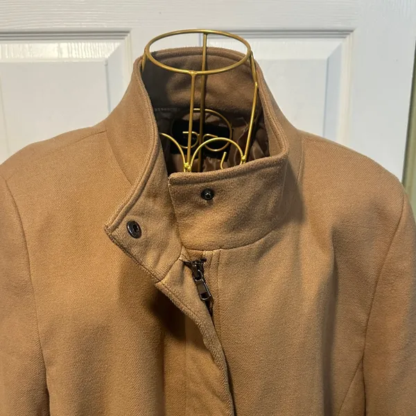 Banana Republic Classic Tan pea Coat collared and zipped - Image 7
