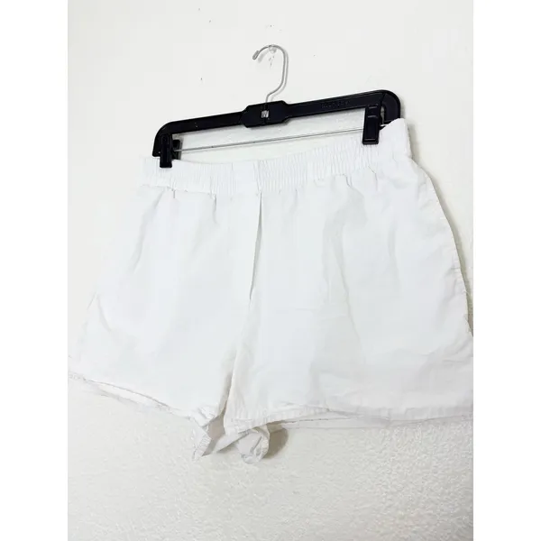 Aritzia Babaton Deakins 3" Shorts Size Medium White Boxer Comfy Casual - Image 5