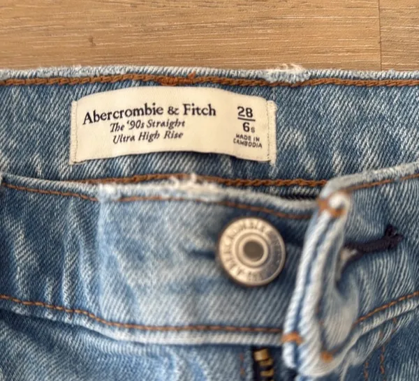 Abercrombie & Fitch the ‘90’s straight ultra high rise - Image 2