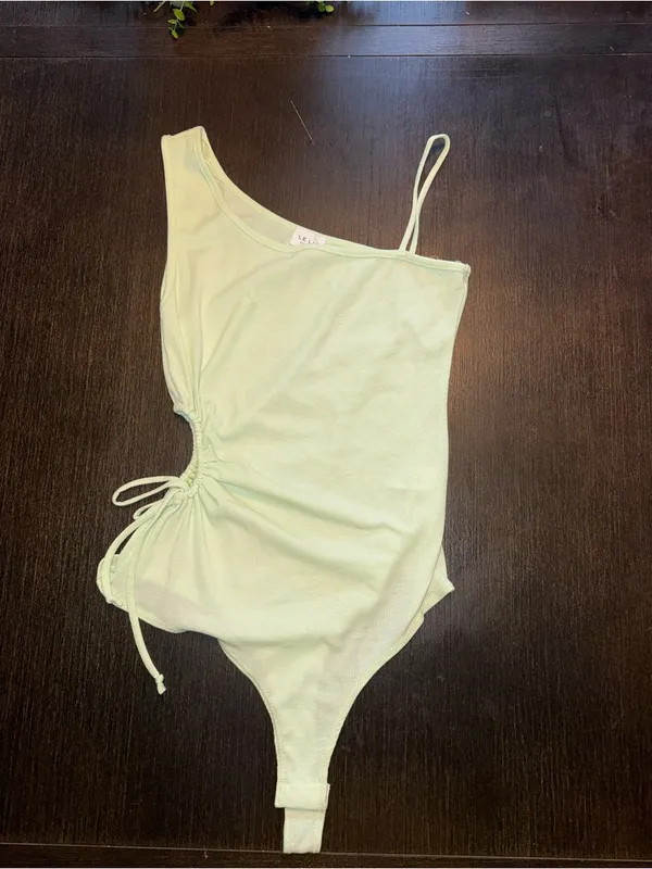 Le Lis One Shoulder Ribbed Ruched Side Bodysuit Cream Ivory Sleeveless Women’s - Image 2