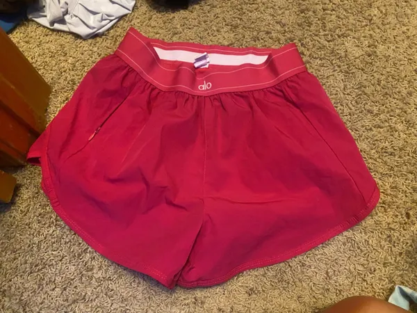 Pink alo yoga shorts - Image 3