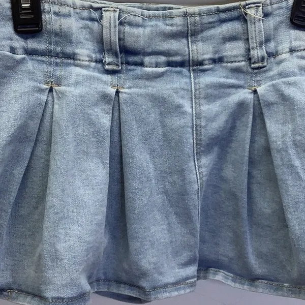 Refuge Size Medium Light Blue Denim Skirt, Preloved - Image 2