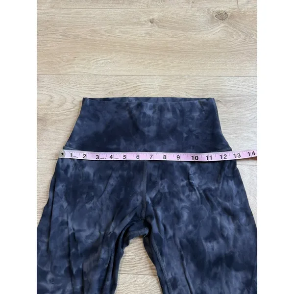 EUC Womens Lululemon Align HR Short 8" Size 4‎ Diamond Dye Pitch Graphite Grey - Image 6