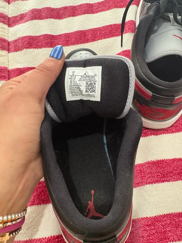 Nike Jordan 1 - Image 3