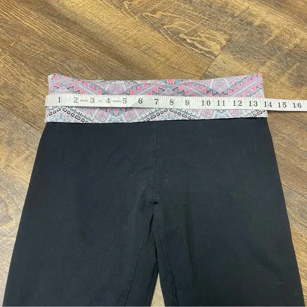 Victoria's Secret Yoga Capri Leggings Size Small Fold Over Black Pink Teal Y2K - Image 2