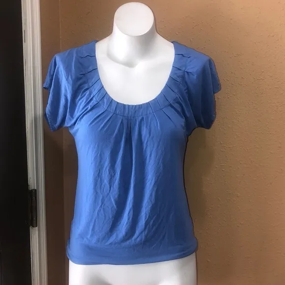 Banana Republic blue tee - Image 2