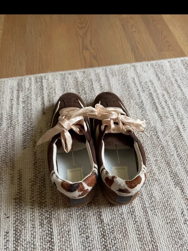 Dolce vita sneakers Size 7.5 - Image 4
