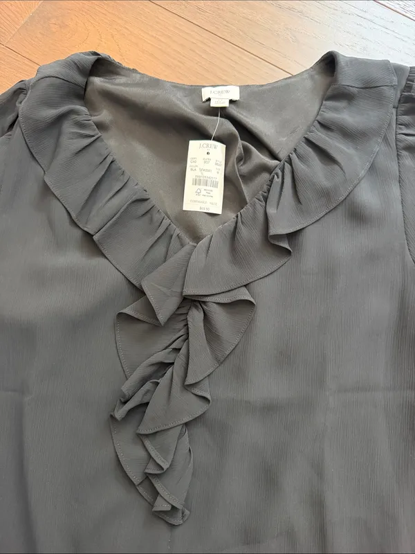 J. Crew Black Ruffle V-Neck Blouse Size Medium NWT - C1-146 - Image 4
