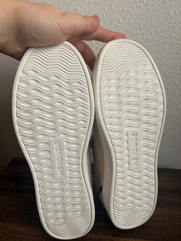Hey Dude Women’s Karina Sherpa Marshmallow Leo Shoes - Image 6