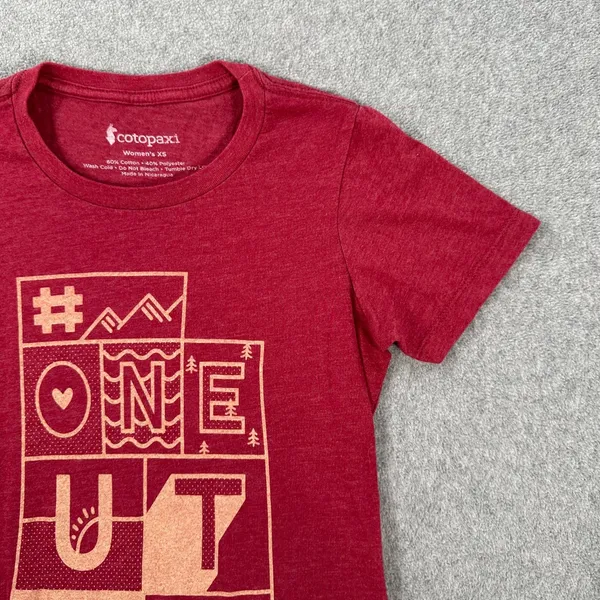 Cotopaxi One Utah Tee Shirt Women's XS Red Short Sleeve Crew Neck Llama Graphic - Image 4