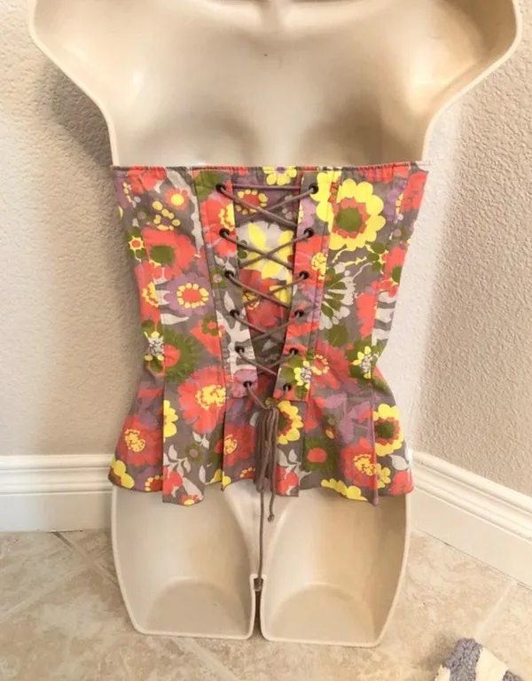 Fossil Like new adorable lace up back top. Sz S - Image 2