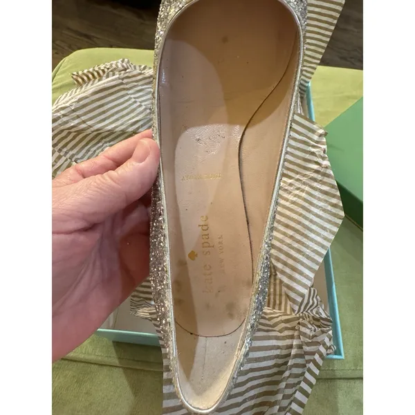 Kate Spade Dolores Silver‎ Gold Glitter Block Heel Pumps Women Size 6 Display - Image 11