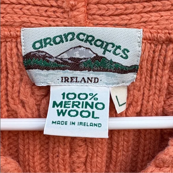 Like New Aran Crafts Merino Wool Cable Knit Crop Lngth Scallop Hem Sweater Large - Image 2