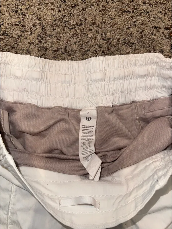 Lululemon Shorts Hotty Hot 4" High Rise - Image 3